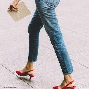 GET THE LOOK 👠ESCADA red sling back suede pumps